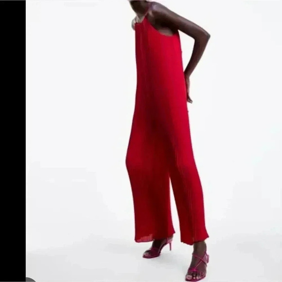 Zara Halterneck Red Pleated Jumpsuit Size M - Picture 1 of 4